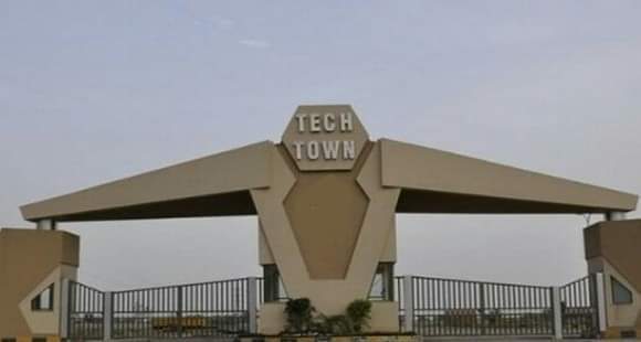 1 Kanal Corner Plot Available in Tech Town