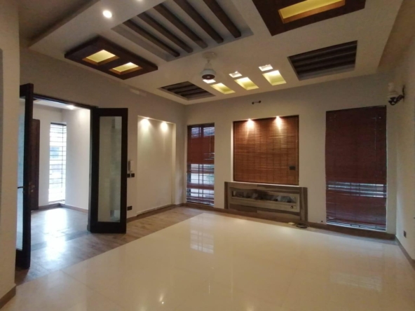 10 Marla House for Rent in DHA Phase 5, Lahore