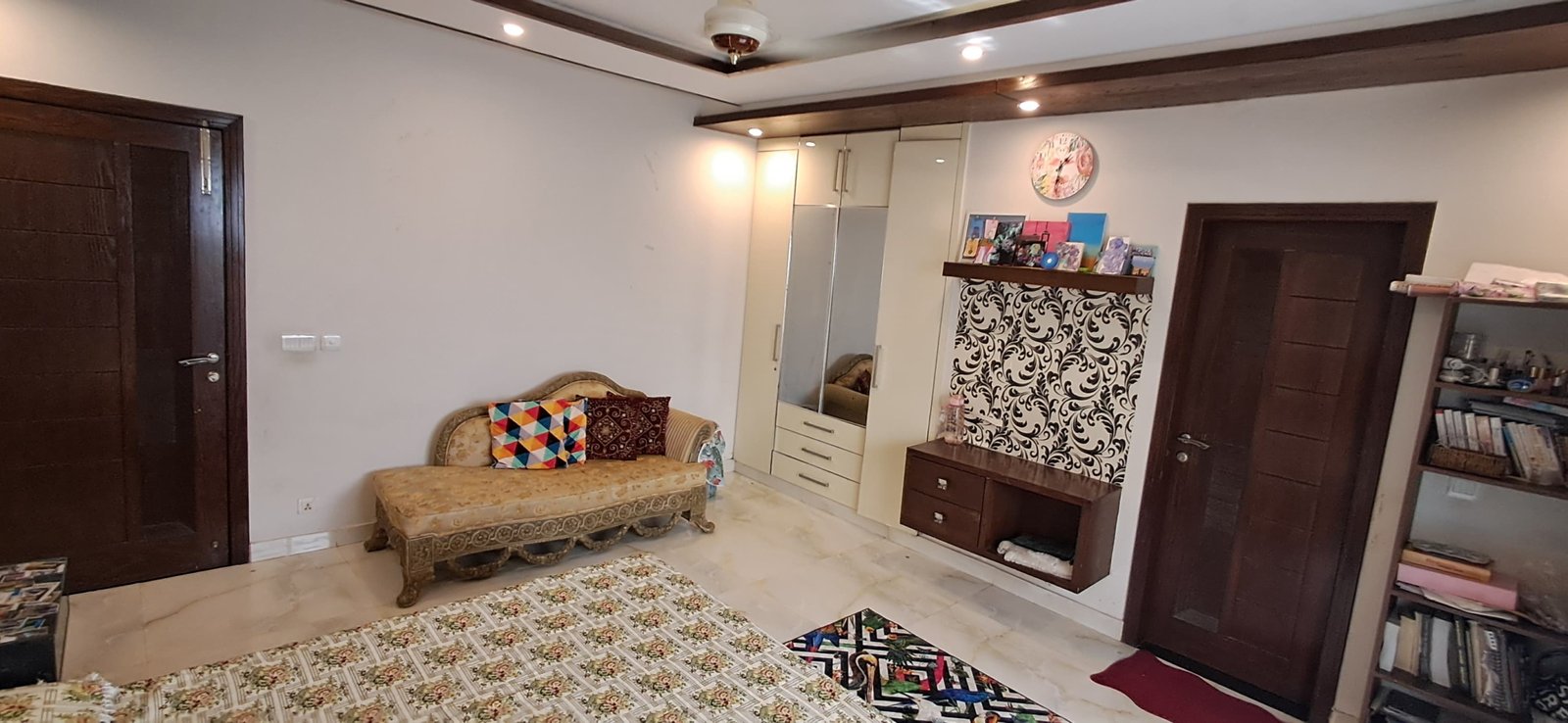 WhatsApp Image 2024-11-06 at 4.50.13 PM (1)